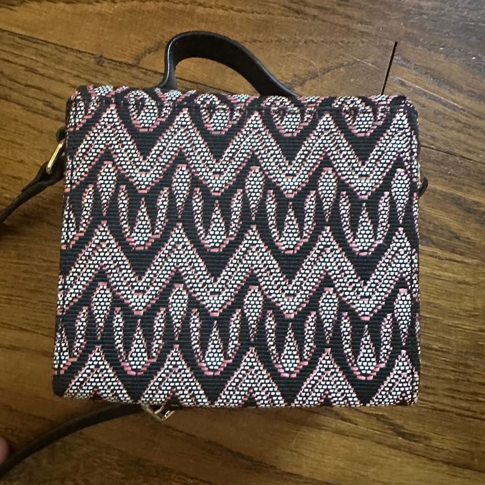 & Other Stories Black and White Crossbody Bag - Picture 3 of 7
